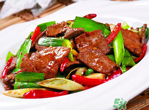 薺菜和豬肝能一起吃嗎？豬肝和芥菜能一起吃嗎？