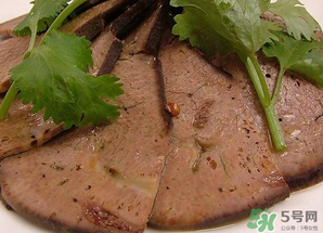 薺菜和豬肝能一起吃嗎？豬肝和芥菜能一起吃嗎？