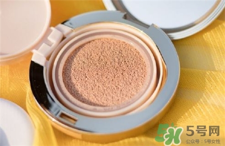 Whoo后拱辰享奢華黃金限量氣墊色號 后拱辰享奢華黃金氣墊試色 Whoo后拱辰享奢華黃金限量氣墊色號 后拱辰享奢華黃金氣墊試色