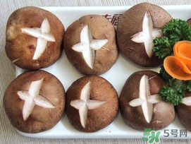 薺菜和蘑菇能一起吃嗎？薺菜和菇類能一起吃嗎？