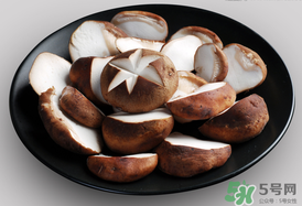 薺菜和蘑菇能一起吃嗎？薺菜和菇類能一起吃嗎？