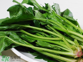 菠菜汁和面菠菜還焯嗎？菠菜汁和面需要焯水嗎？