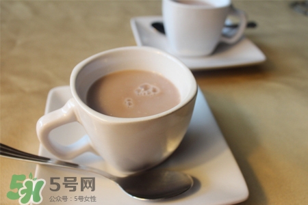 阿華田老人可不可以吃？老年人能喝阿華田嗎？