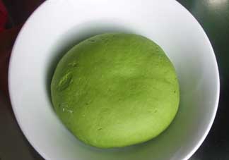 菠菜汁和面菠菜還焯嗎？菠菜汁和面需要焯水嗎？