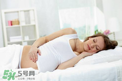 見紅了是不是快生了？見紅后多久會生？