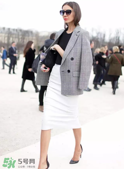 春天穿連衣裙搭配什么外套？連衣裙搭配什么外套好看？