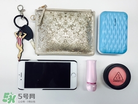 furla芙拉和蔻馳哪個(gè)好？芙拉和蔻馳包包哪個(gè)檔次高？