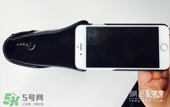 furla芙拉和蔻馳哪個(gè)好？芙拉和蔻馳包包哪個(gè)檔次高？