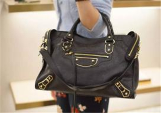巴黎世家機車包正品多少錢？balenciaga機車包專柜價格