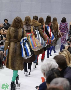 巴黎世家編織袋很貴嗎？balenciaga春運包為什么這么貴？