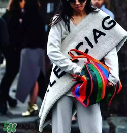 巴黎世家編織袋很貴嗎？balenciaga春運包為什么這么貴？