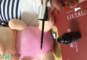 美人魚眼線液怎么用？美人魚眼線液怎么畫？