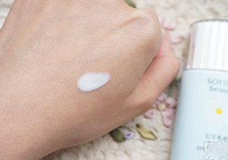 長(zhǎng)痘痘可以用防曬霜嗎？長(zhǎng)痘痘用防曬霜好嗎？