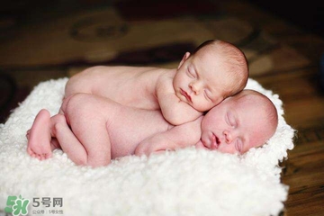 寶寶排便次數(shù)多少正常 嬰兒正常的排便次數(shù) 寶寶排便次數(shù)多少正常 嬰兒正常的排便次數(shù)