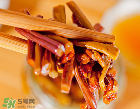 吃蕨菜會(huì)過(guò)敏嗎？皮膚過(guò)敏能吃蕨菜嗎？