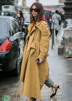 卡其色風(fēng)衣怎么搭配？卡其色風(fēng)衣怎么搭配好看？