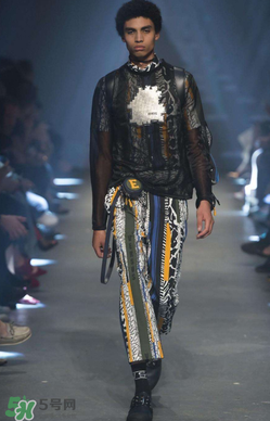 versus是什么牌子？versus是什么檔次？