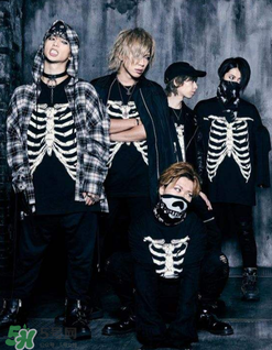 versus是什么牌子？versus是什么檔次？