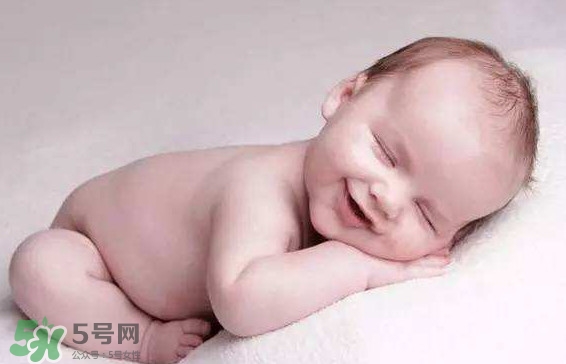 孩子為什么喜歡趴著睡覺？孩子為何老愛趴著睡