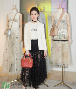 淺色西裝怎么搭配？淺色系西裝怎么搭配好看？