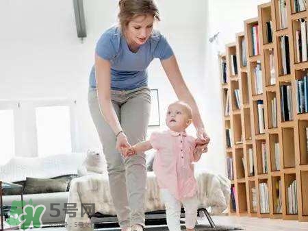寶寶用學步車到底好不好 寶寶用學步車好嗎 寶寶用學步車到底好不好 寶寶用學步車好嗎