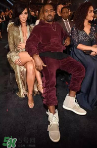 正品阿迪椰子鞋多少錢？阿迪正品椰子鞋多少錢？