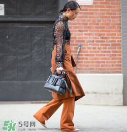 boyy皮帶包正品多少錢？boyy方扣包專柜價(jià)格