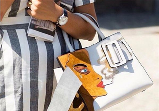 boyy皮帶包正品多少錢？boyy方扣包專柜價格