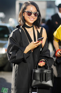 boyy皮帶包正品多少錢？boyy方扣包專柜價(jià)格