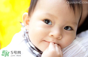 白癜風(fēng)會(huì)遺傳嗎？白癜風(fēng)會(huì)遺傳給下一代嗎？