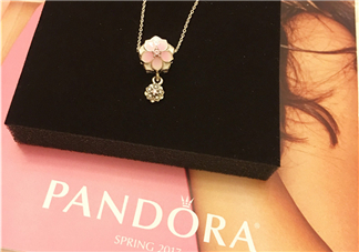潘多拉2017新品桃花項(xiàng)鏈多少錢？pandora新品桃花項(xiàng)鏈專柜價(jià)格