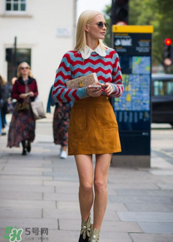 圓領(lǐng)針織衫怎么搭配？圓領(lǐng)針織衫怎么搭配好看？