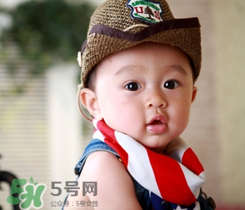 寶寶不爬直接走的危害 寶寶不爬直接走好嗎 寶寶不爬直接走的危害 寶寶不爬直接走好嗎