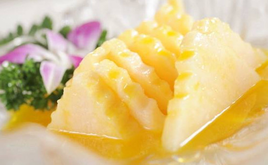 吃菠蘿為什么要用鹽水泡？吃菠蘿為什么要放鹽