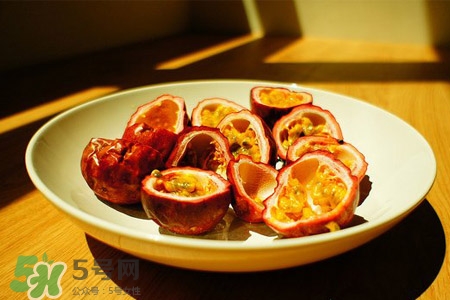 百香果怎么催熟？生的百香果怎么放才熟？