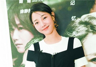 白百合黃色外套是什么牌子？白百合黃色外套是哪個(gè)品牌？