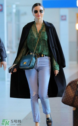 白百合長款白色外套是什么牌子？白百合長款白色外套是哪個品牌？