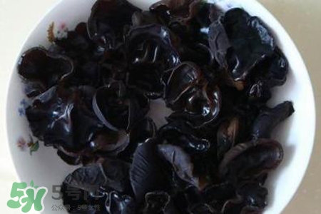 黑木耳是發(fā)物嗎？木耳屬于發(fā)物嗎？