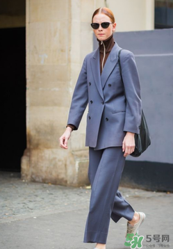 春天穿西裝怎么搭配？穿西裝怎么搭配好看？