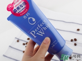 資生堂洗顏?？葡疵婺坛煞?資生堂洗顏專科有強堿嗎？