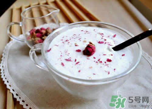 玫瑰水可以做面膜嗎？玫瑰水怎么做面膜？