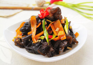 黑木耳是菌類的嗎？黑木耳屬于菌類嗎？