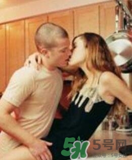 女性生理期想要怎么辦？女性生理期性欲爆強的幾種典型表現(xiàn)