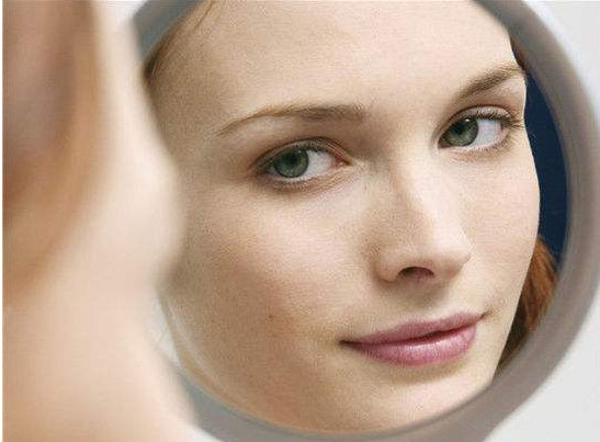 太陽(yáng)穴長(zhǎng)痘怎么回事？為什么太陽(yáng)穴附近會(huì)長(zhǎng)痘