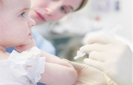 嬰兒預防針后多久洗澡？嬰兒打完預防針多久可以洗澡