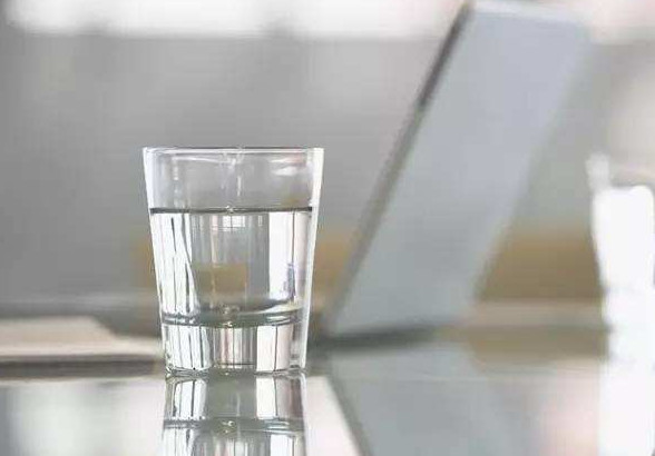 隔夜水能喝嗎？隔夜水能不能喝