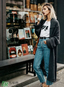 高腰牛仔褲搭配什么上衣？高腰牛仔褲配什么上衣好看？