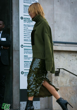 春天穿毛衣怎么搭配？春天穿毛衣怎么搭配好看？