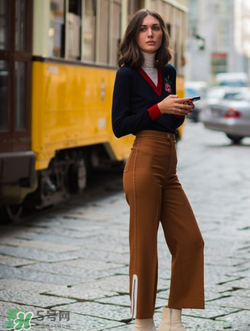 春天穿毛衣怎么搭配？春天穿毛衣怎么搭配好看？