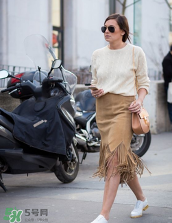 春天穿毛衣怎么搭配？春天穿毛衣怎么搭配好看？